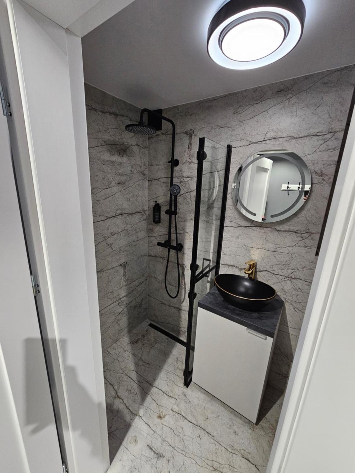 Apartament Z Jacuzzi Klimatyzacja Prywatny Parking Radom Exterior foto